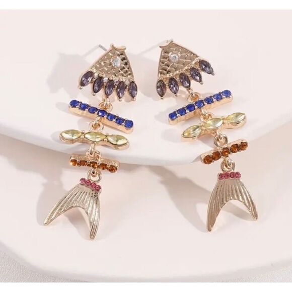 🐠 Betsey Johnson crystal fishbone dangle earrings 🐠 - Picture 1 of 5